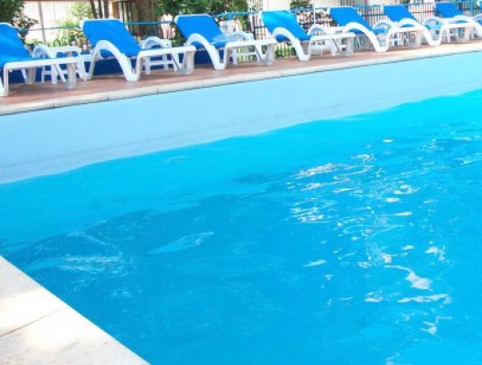 Un băiat de 7 ani, resuscitat după ce a căzut într-o piscină din Mamaia